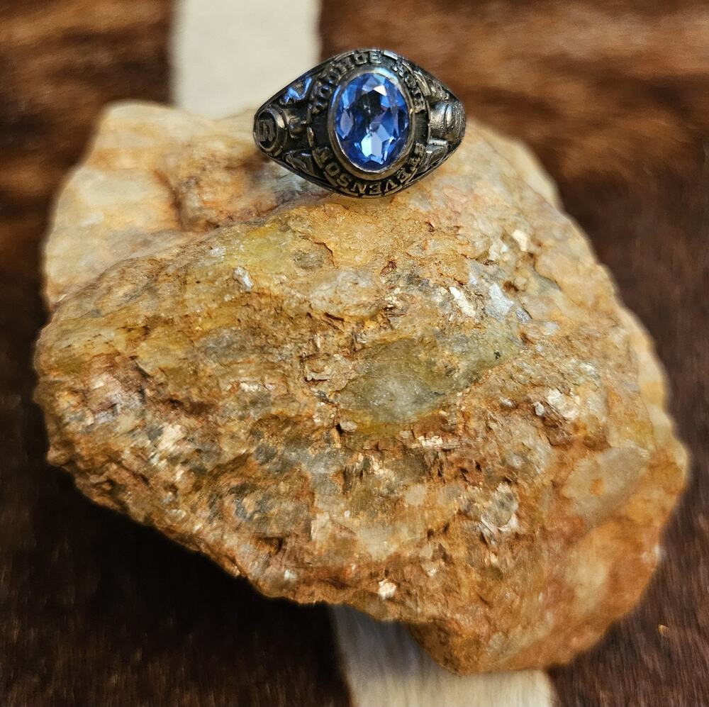 Vintage Ster Silver 1977 Stevenson High School Class Ring 7g Sz 5.5 Terryberry